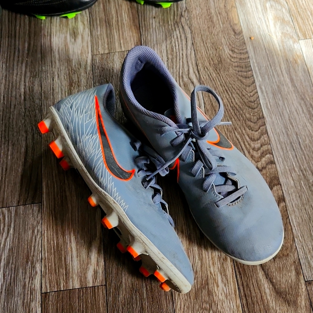 Boys Nike soccer cleats